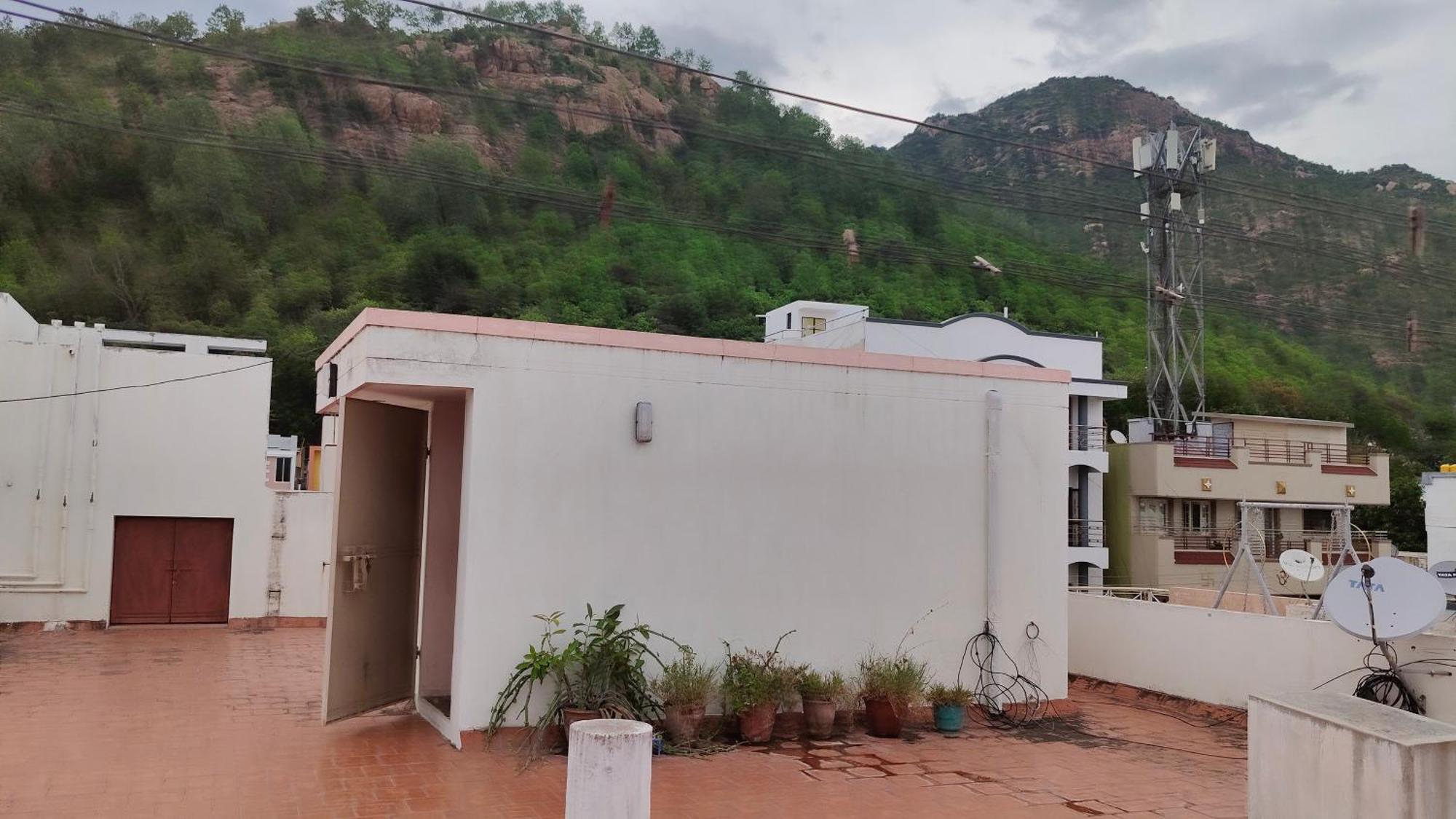 Dheeksha Homestay Tiruvannāmalai エクステリア 写真